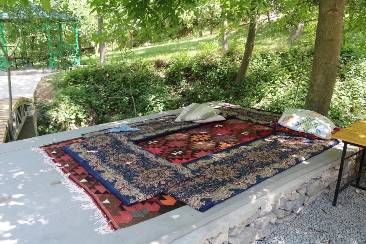 Hayat Guesthouse Nuratau Mountains Yukary-Ukhum Екстер'єр фото