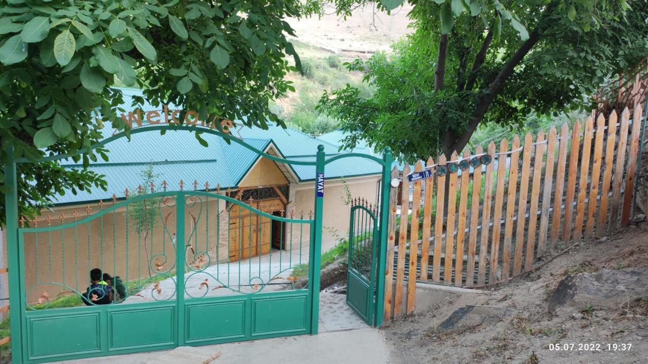 Hayat Guesthouse Nuratau Mountains Yukary-Ukhum Екстер'єр фото