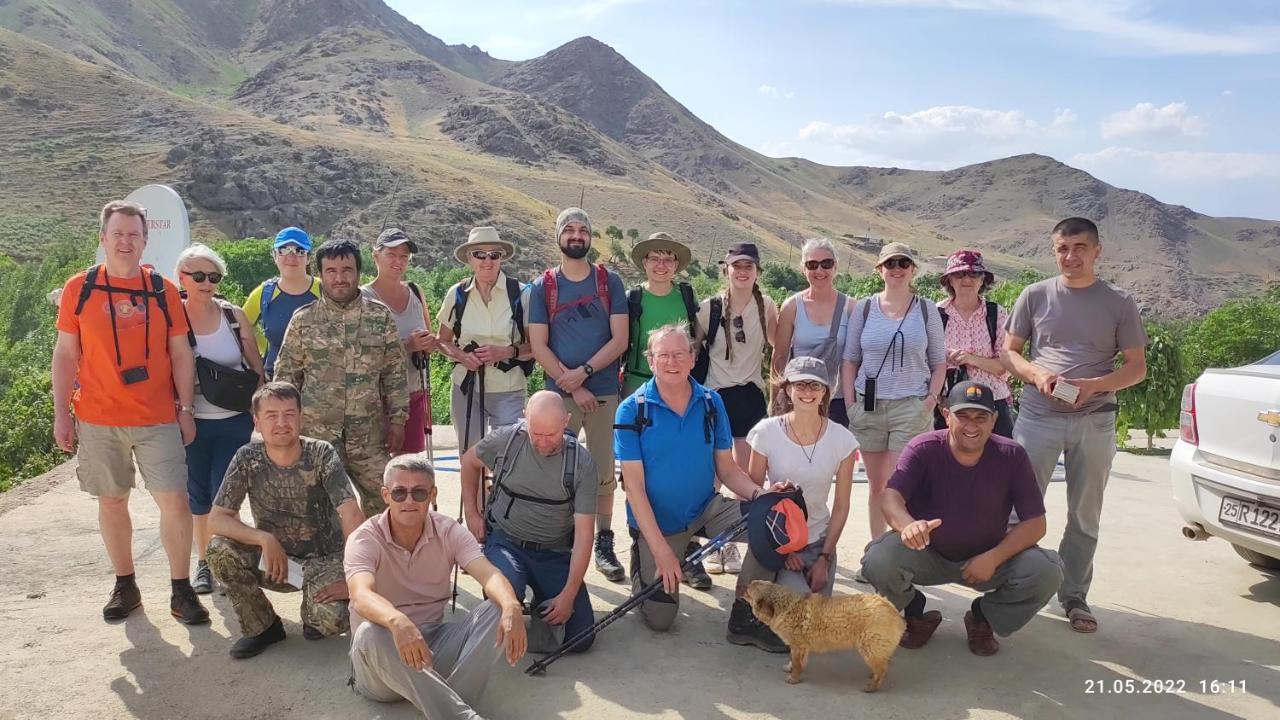 Hayat Guesthouse Nuratau Mountains Yukary-Ukhum Екстер'єр фото