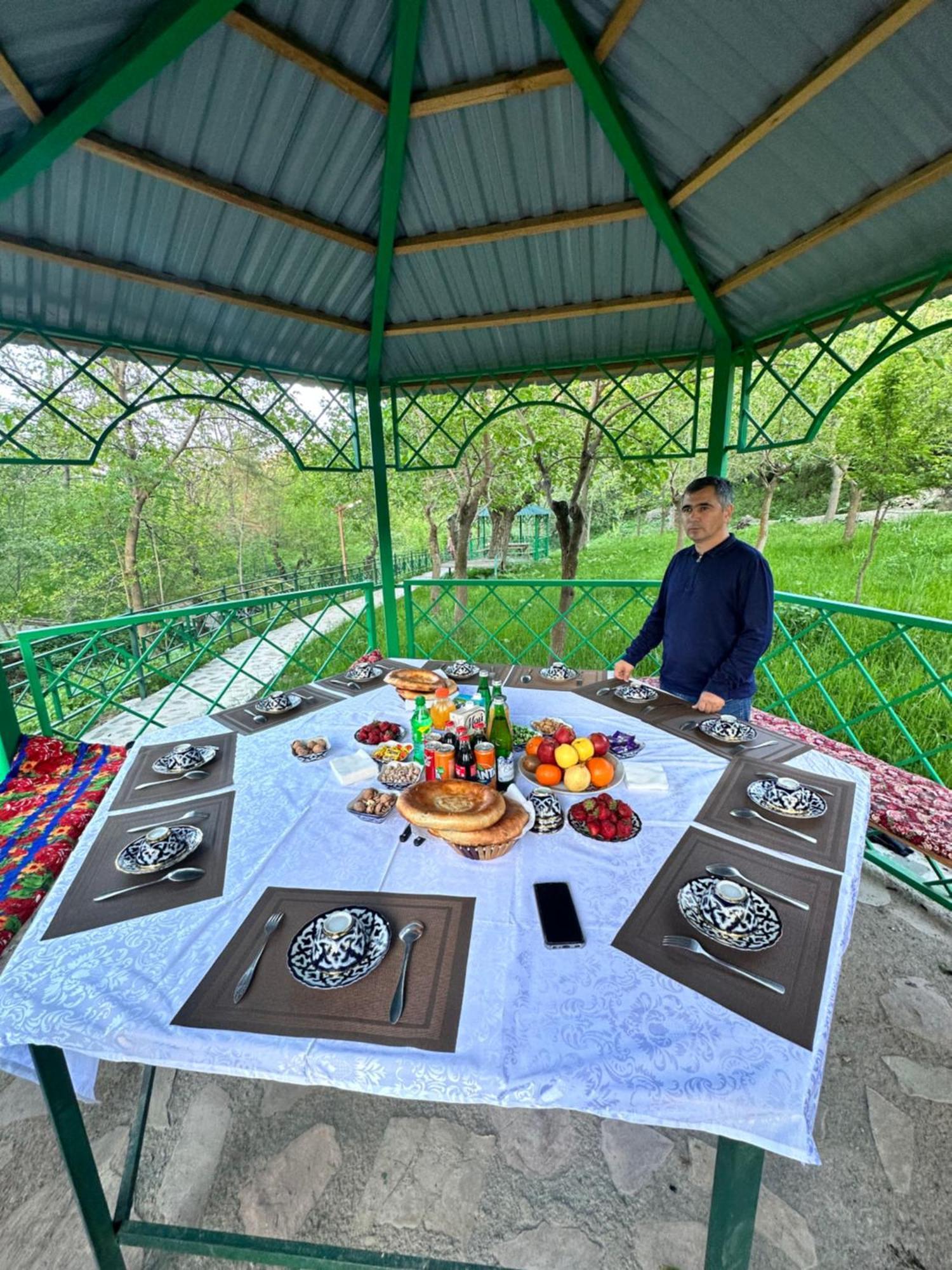 Hayat Guesthouse Nuratau Mountains Yukary-Ukhum Екстер'єр фото