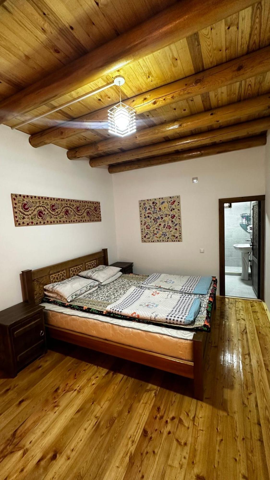 Hayat Guesthouse Nuratau Mountains Yukary-Ukhum Екстер'єр фото