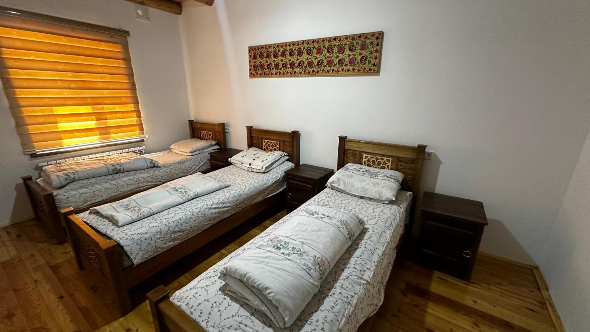 Hayat Guesthouse Nuratau Mountains Yukary-Ukhum Екстер'єр фото