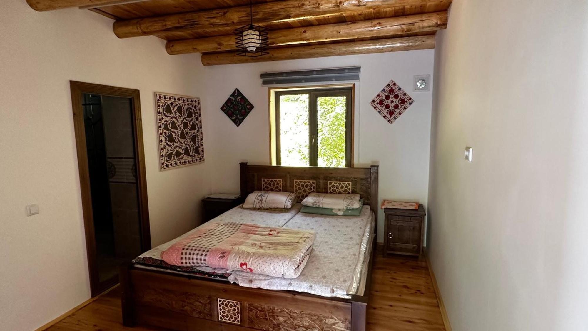 Hayat Guesthouse Nuratau Mountains Yukary-Ukhum Екстер'єр фото